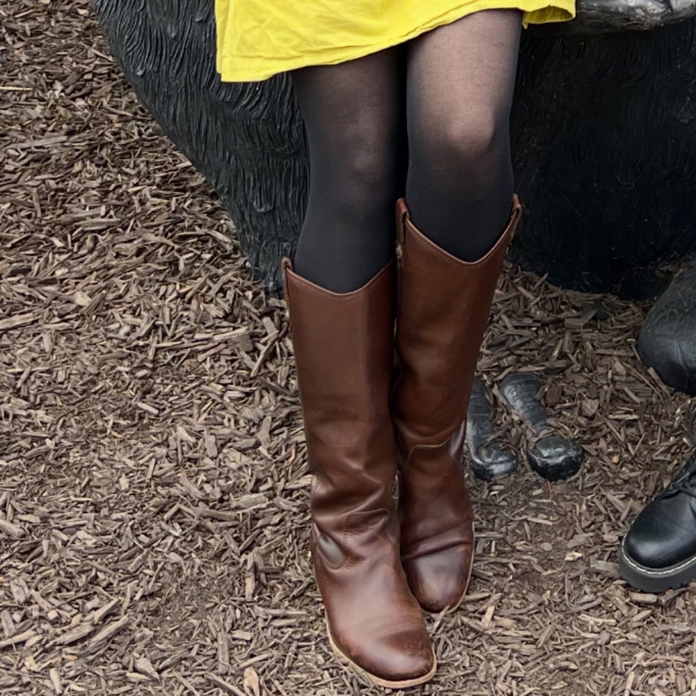 Frye Melissa button, well-loved, broken in, size 8, riding boots